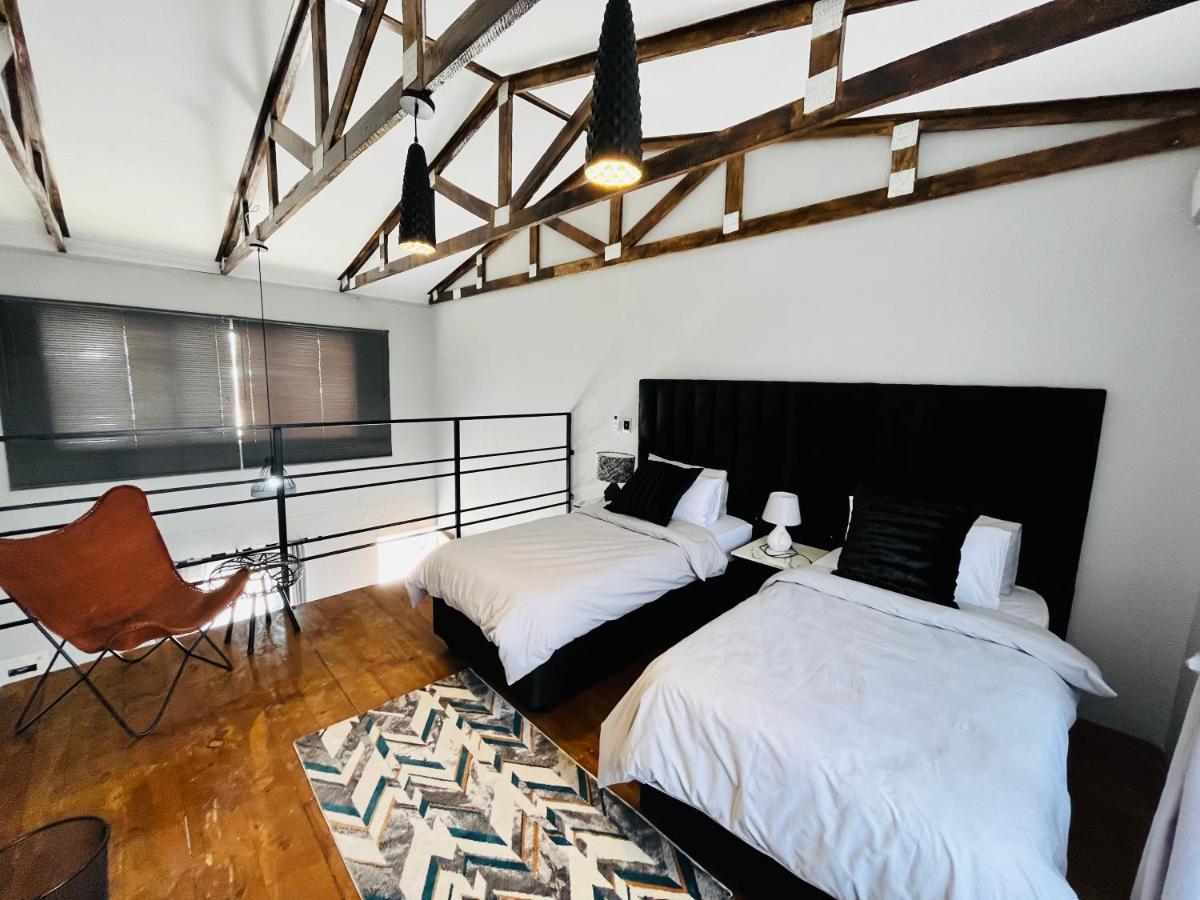 Kates Nest Guesthouse Oshakati Extérieur photo