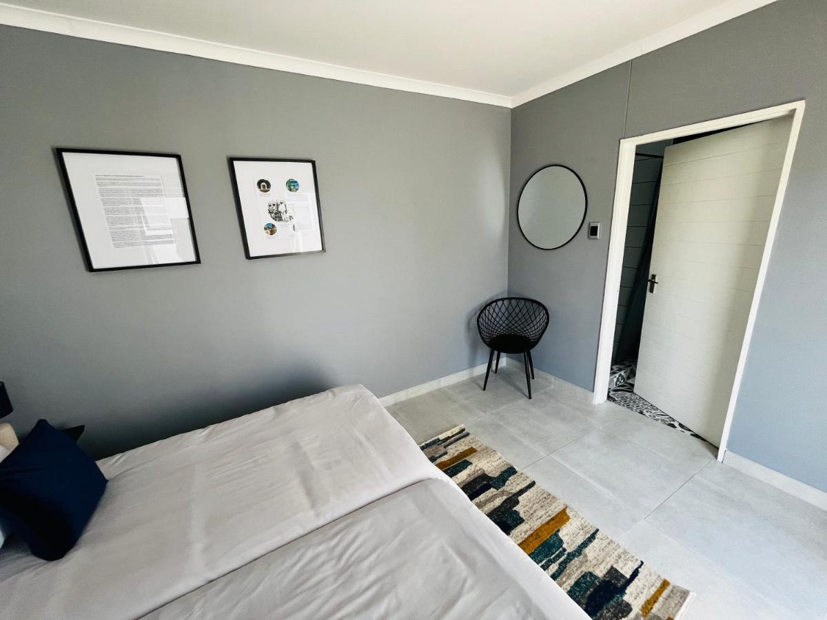 Kates Nest Guesthouse Oshakati Extérieur photo