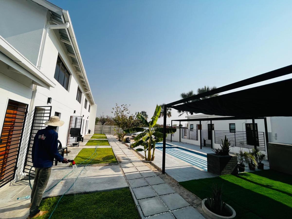 Kates Nest Guesthouse Oshakati Extérieur photo
